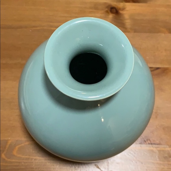 Vintage Haegar Pottery Vase 6.25” Tall 5” Diameter - Picture 2 of 4